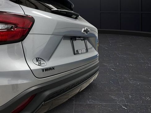 Used 2024 Chevrolet Trax RS w/ Sunroof Package image 32