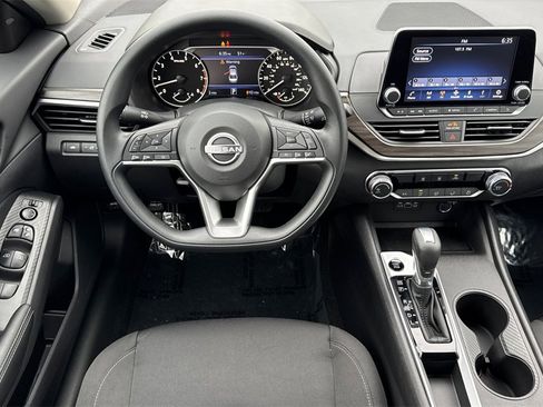 New 2026 Nissan Altima 2.5 SV image 11