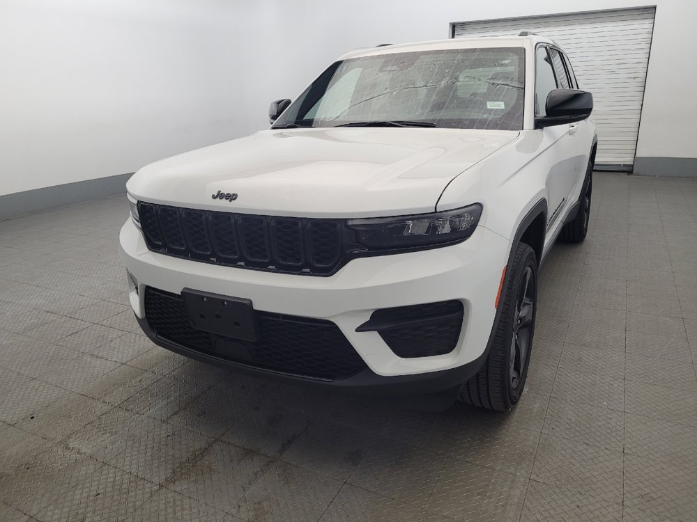Used 2023 Jeep Grand Cherokee Altitude AWD/4WD image 15