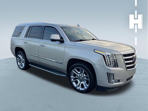 Used 2016 Cadillac Escalade Premium image 2