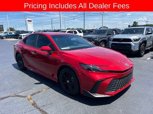 Used 2025 Toyota Camry SE FWD image 19