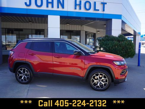 Used 2025 Jeep Compass Limited AWD/4WD image 10