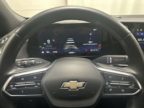 Used 2025 Chevrolet Equinox LT w/ Convenience Package II AWD/4WD image 10