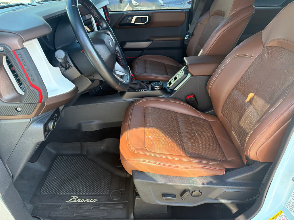 Used 2023 Ford Bronco Heritage Edition AWD/4WD image 9