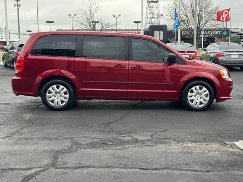 Used 2016 Dodge Grand Caravan SE w/ Quick Order Package 29E SE image 4