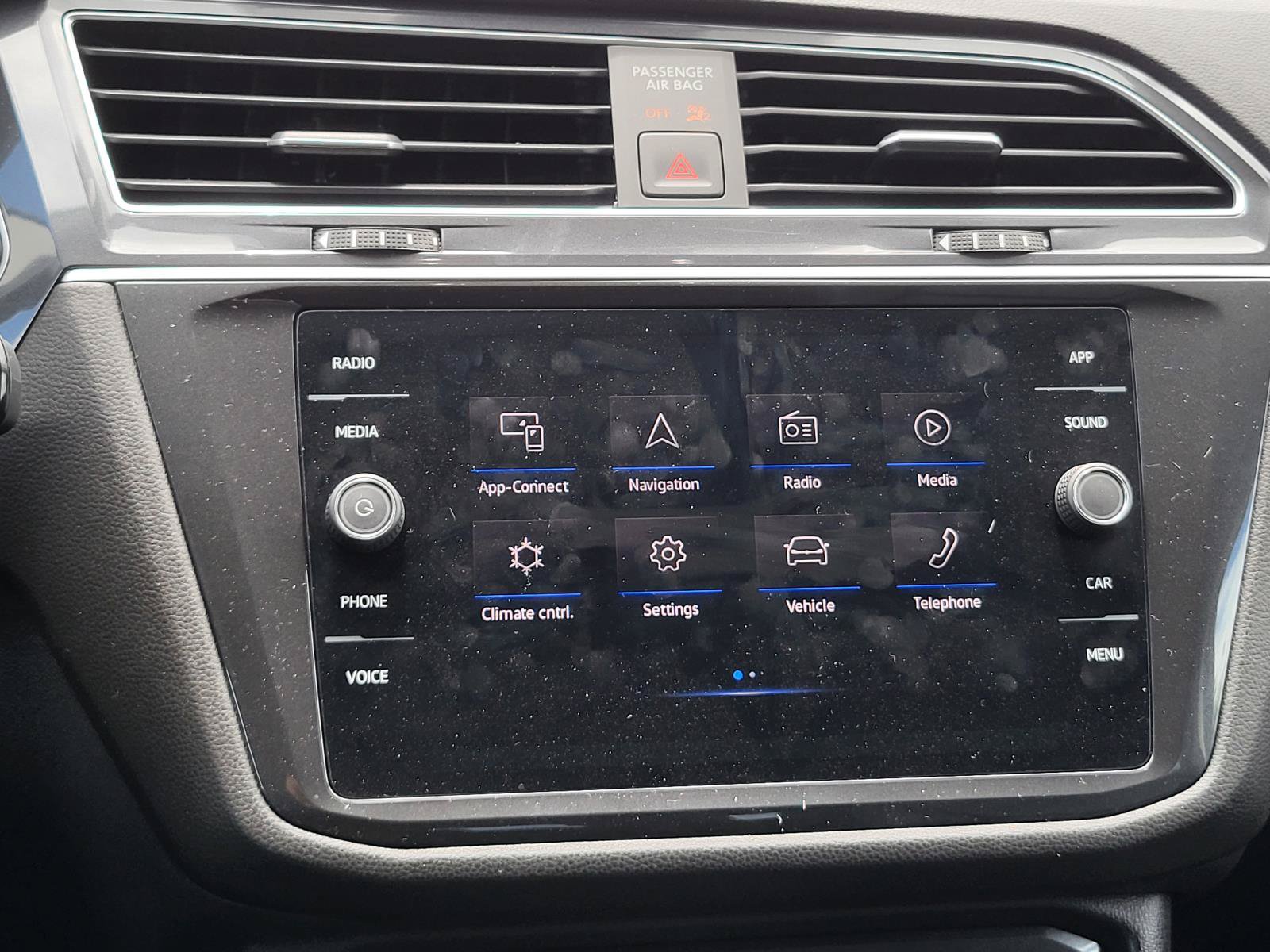 Used 2024 Volkswagen Tiguan SE FWD image 28