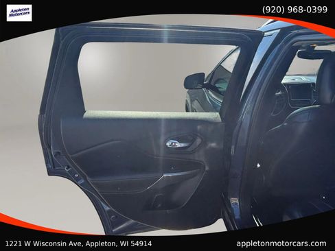 Used 2020 Jeep Cherokee Limited AWD/4WD image 21