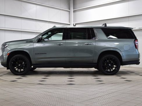 Used 2024 Chevrolet Suburban High Country image 4