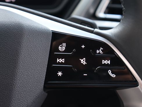 Used 2024 Audi Q4 e-tron Premium Plus image 22