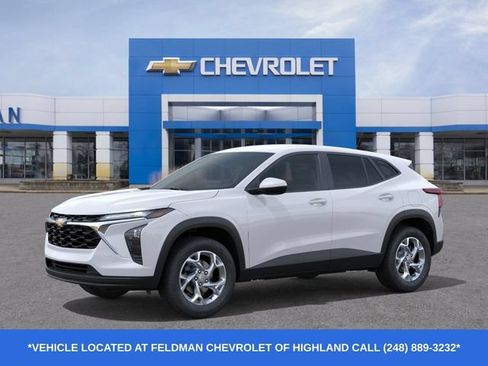 New 2026 Chevrolet Trax LS w/ LS Convenience Package FWD image 2