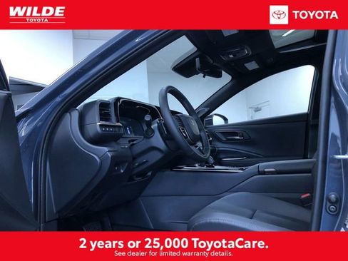 New 2025 Toyota Crown Signia image 2