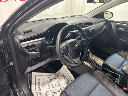 Used 2015 Toyota Corolla S image 22