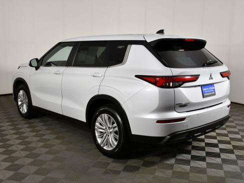 Used 2024 Mitsubishi Outlander ES AWD/4WD image 8