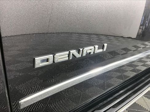 Used 2018 GMC Yukon XL Denali w/ Open Road Package RWD image 10
