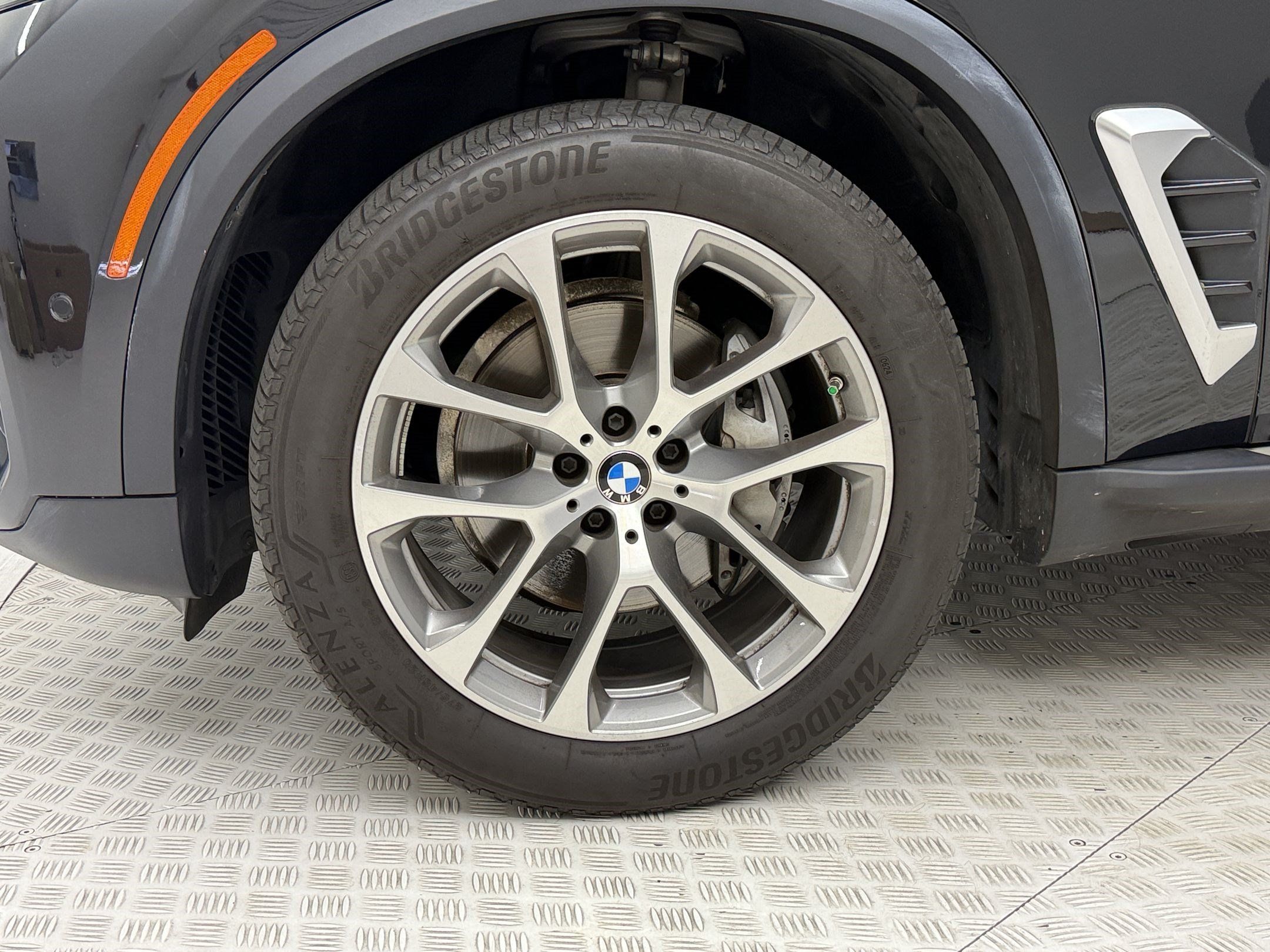 Used 2024 BMW X5 sDrive40i w/ Premium Package RWD image 13