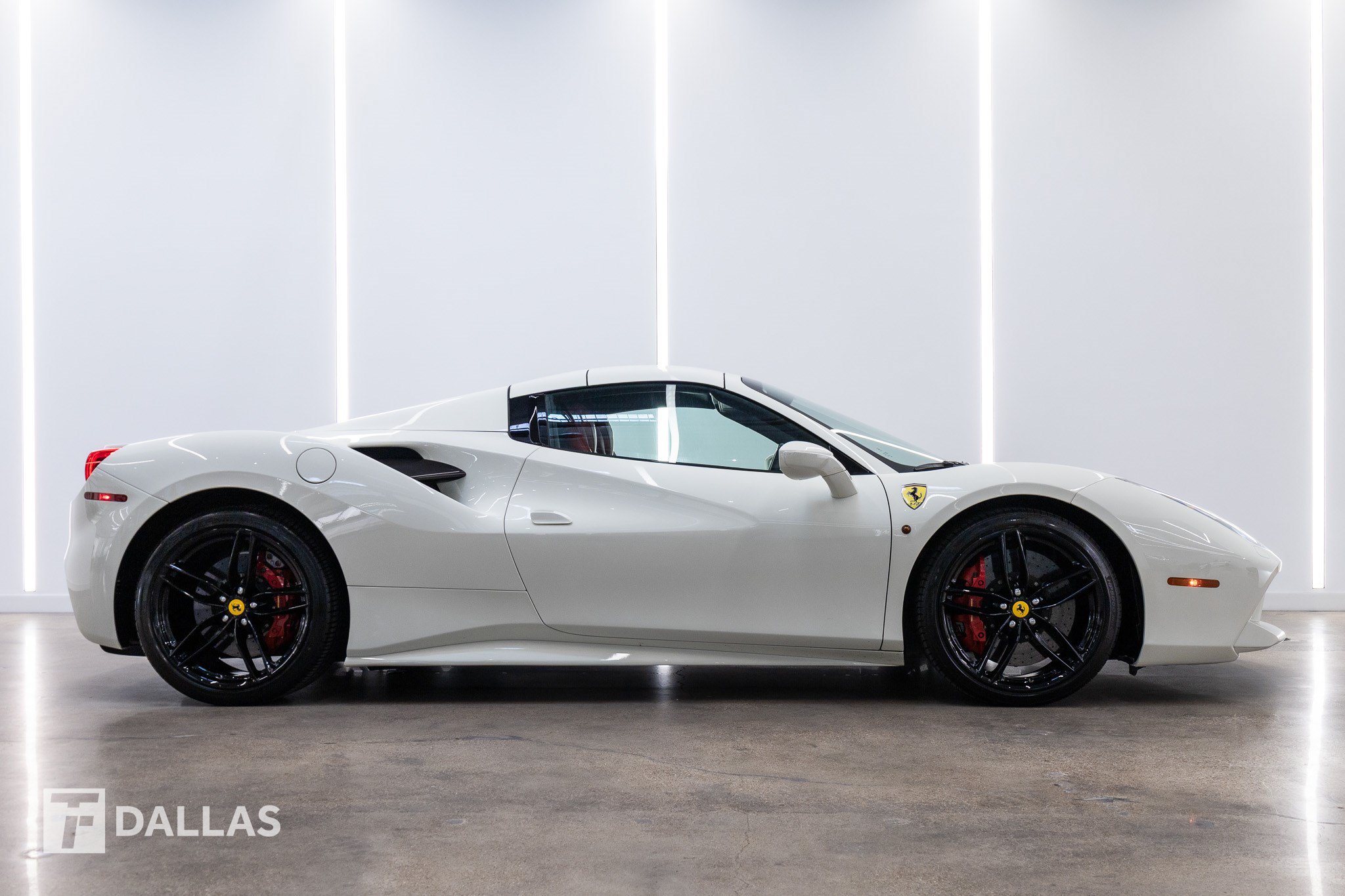 Used 2019 Ferrari 488 Spider RWD image 15