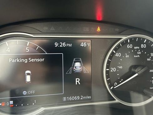 Used 2020 Nissan Kicks SV image 16