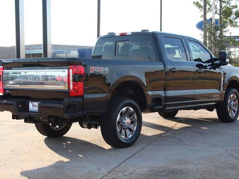Used 2025 Ford F250 King Ranch w/ FX4 Off-Road Package AWD/4WD image 16