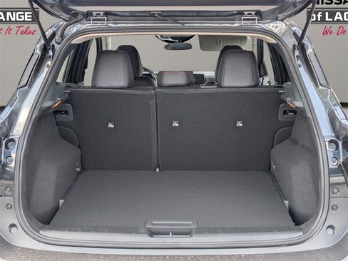 New 2026 Nissan Kicks SR image 12