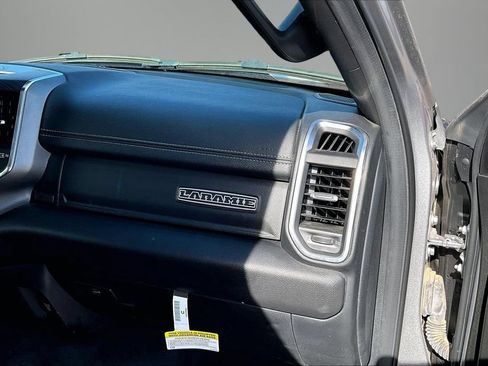 Used 2025 RAM 1500 Laramie AWD/4WD image 26