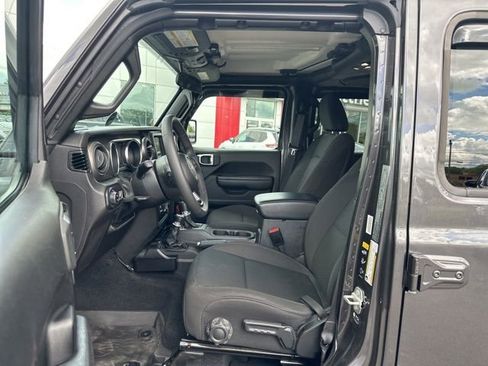 Used 2023 Jeep Gladiator Sport AWD/4WD image 10