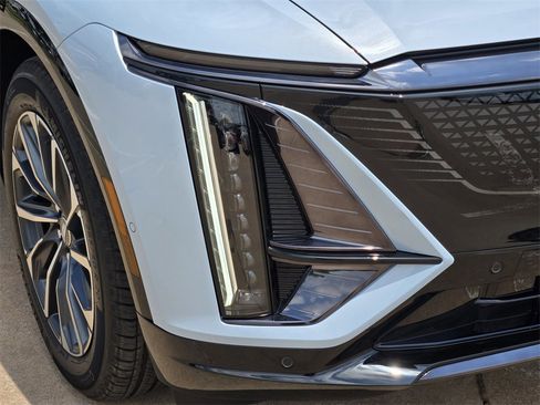 New 2025 Cadillac Lyriq Sport image 9