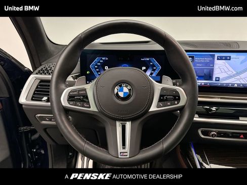 Used 2025 BMW X7 M60i image 18