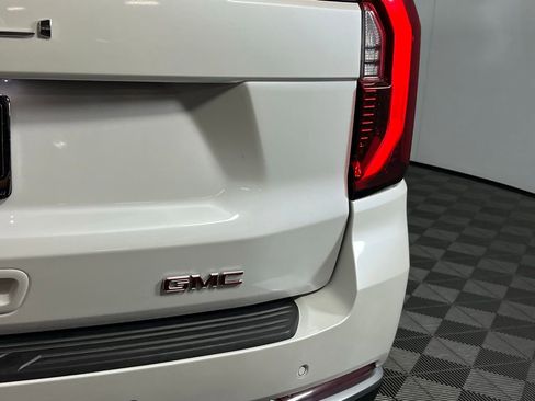 Used 2025 GMC Yukon Denali image 12