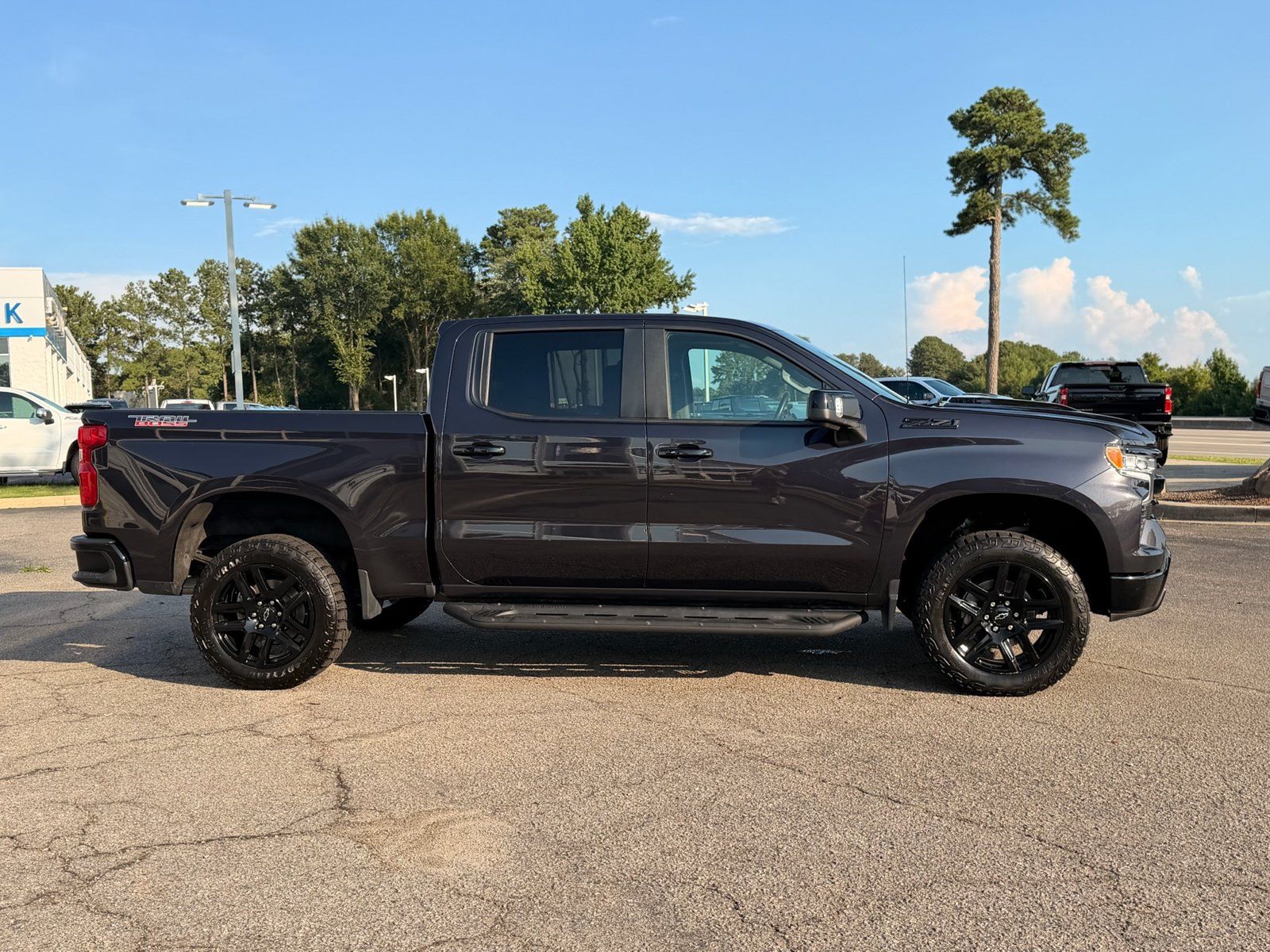 Used 2023 Chevrolet Silverado 1500 LT Trail Boss w/ LT Trail Boss Premium Package AWD/4WD image 13