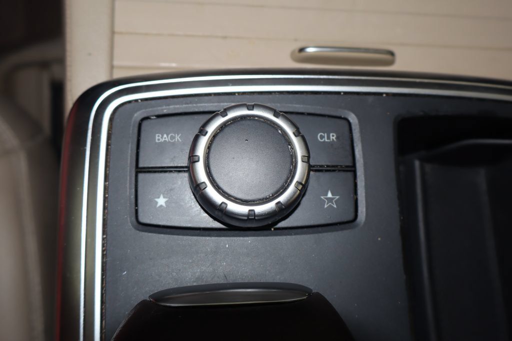 Used 2015 Mercedes-Benz ML 250 BlueTEC 4MATIC image 31