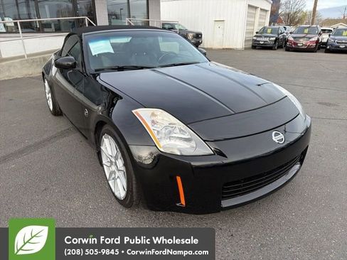 Used 2005 Nissan 350Z Touring image 3