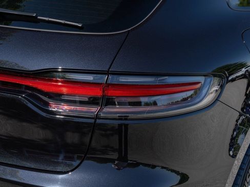 Used 2026 Porsche Macan AWD/4WD image 15