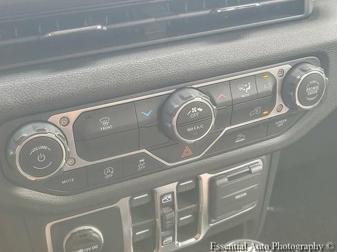 Used 2025 Jeep Wrangler Unlimited Sport AWD/4WD image 17