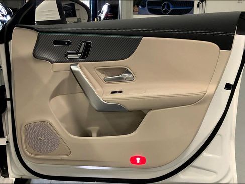 Used 2025 Mercedes-Benz CLA 250 image 21