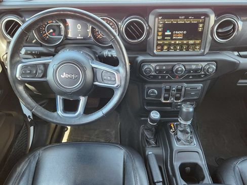 Used 2023 Jeep Wrangler Unlimited Sahara AWD/4WD image 10