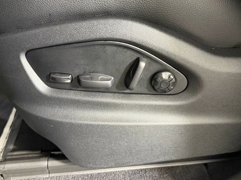 Certified 2025 Porsche Cayenne image 29