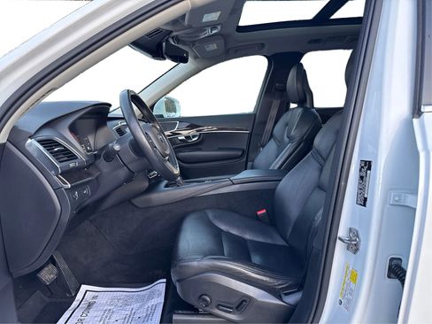 Used 2018 Volvo XC90 T5 Momentum w/ Convenience Package image 11