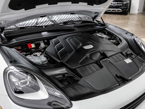 Used 2021 Porsche Cayenne Coupe image 45