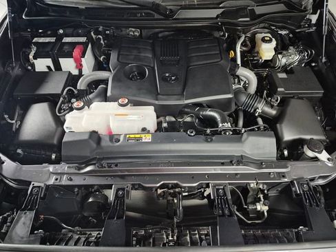 Used 2025 Toyota Tundra SR5 AWD/4WD image 8