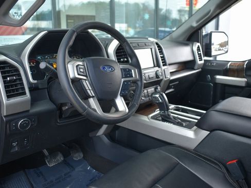 Used 2020 Ford F150 Lariat image 13