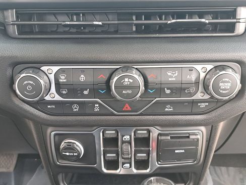 New 2026 Jeep Gladiator Sport AWD/4WD image 22