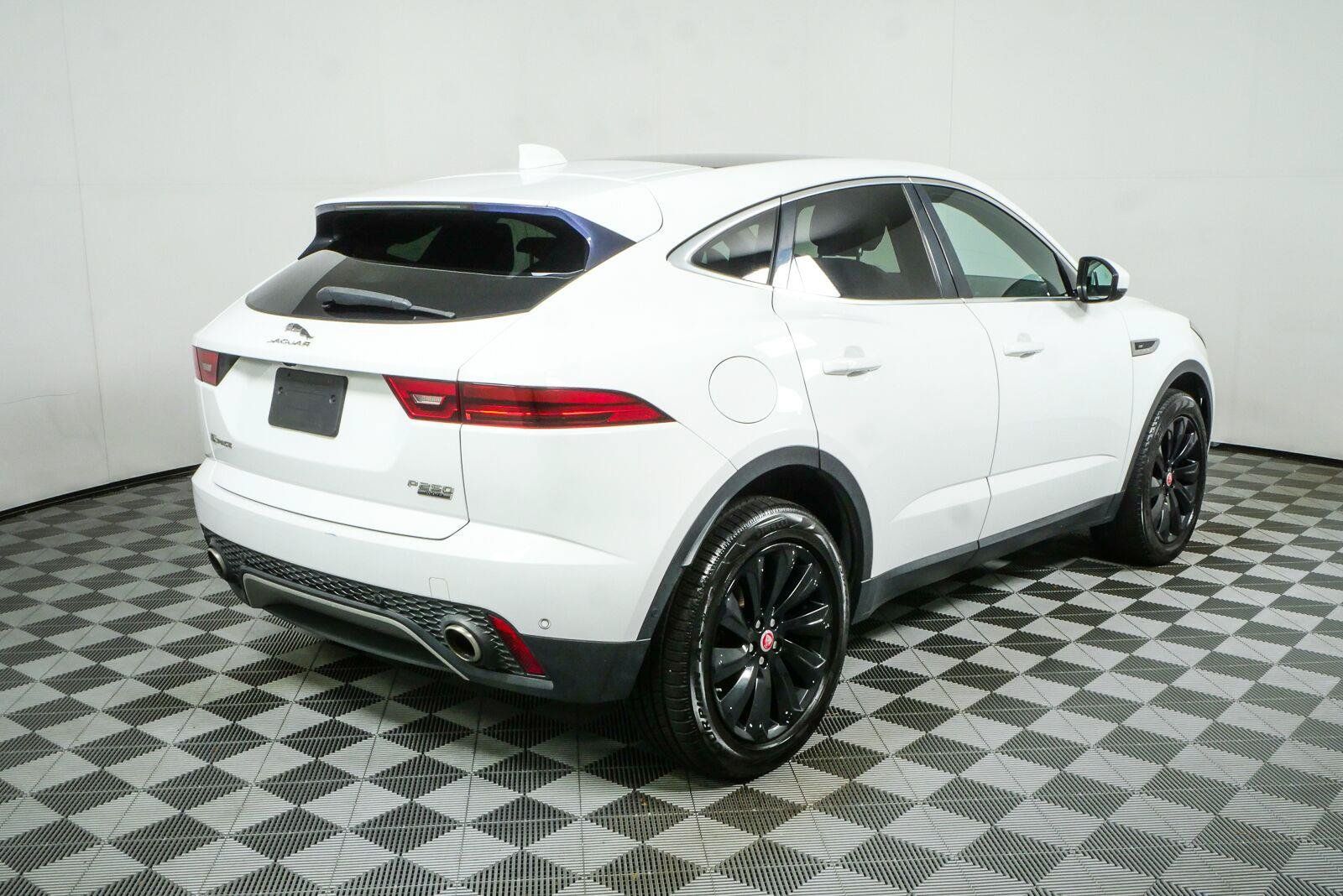 Used 2018 Jaguar E-PACE SE AWD/4WD image 3