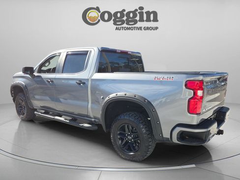 Used 2021 Chevrolet Silverado 1500 LT Trail Boss w/ Convenience Package II image 3