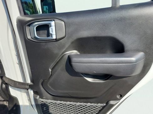 Certified 2024 Jeep Gladiator Sport image 18