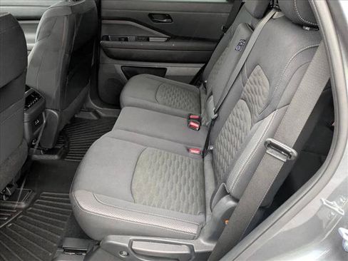 Used 2025 Nissan Pathfinder SV FWD image 17