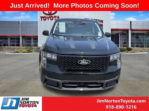 Used 2025 Ford Maverick XLT w/ XLT Luxury Package AWD/4WD image 2