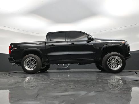 Used 2025 Chevrolet Colorado Z71 AWD/4WD image 25