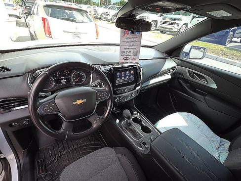 Certified 2022 Chevrolet Traverse LT FWD image 6