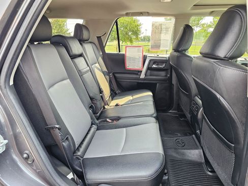 Used 2022 Toyota 4Runner SR5 Premium w/ Moonroof Package AWD/4WD image 12