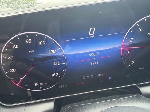 Used 2026 Mercedes-Benz GLC 300 image 3